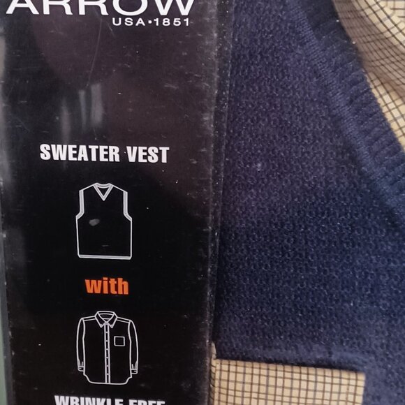 NIB Arrow Sweater Vest & Long Sleeve Shirt Medium - Picture 3 of 4